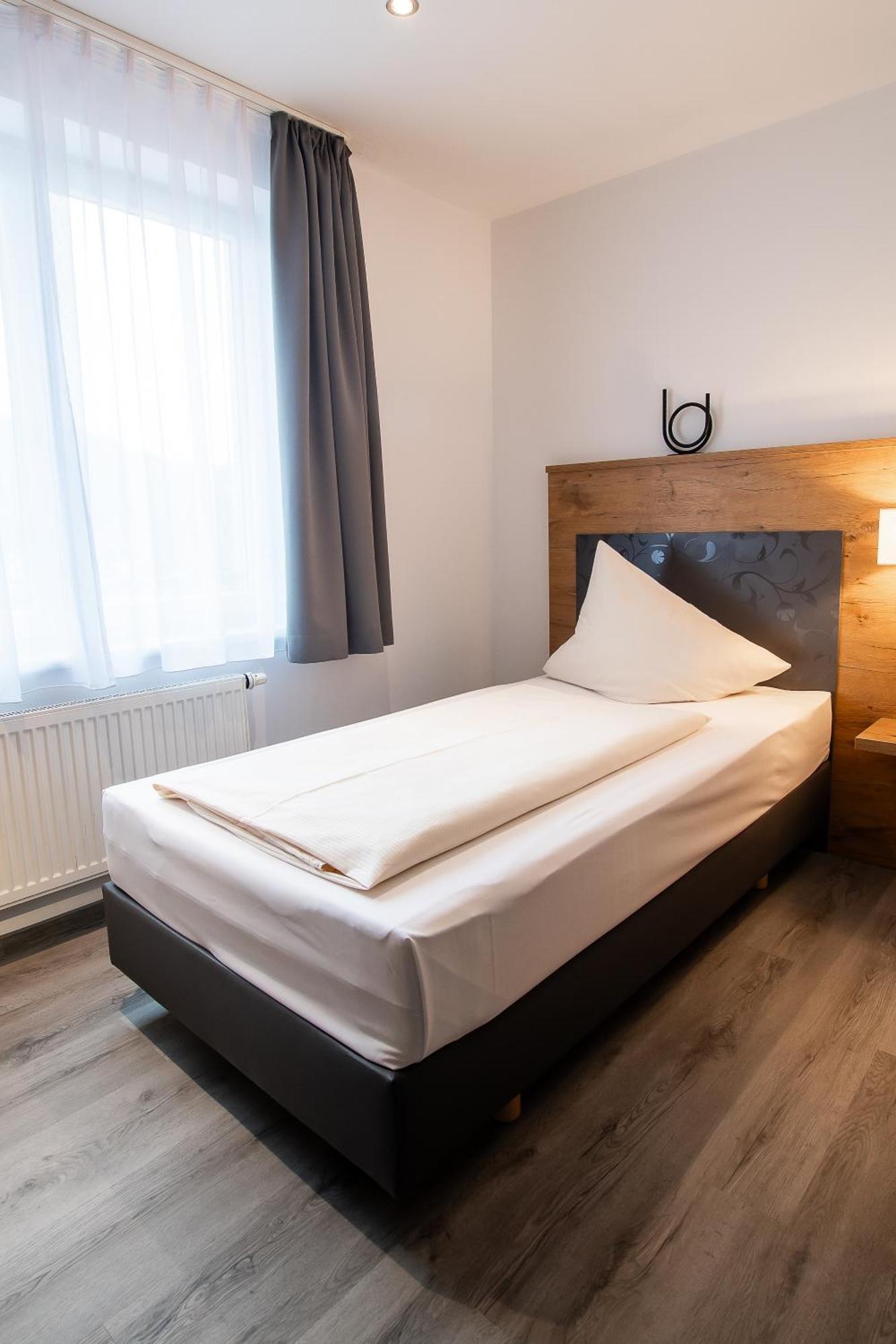 Hotel & Restaurant Bestenheider Stuben Вертхайм Екстериор снимка