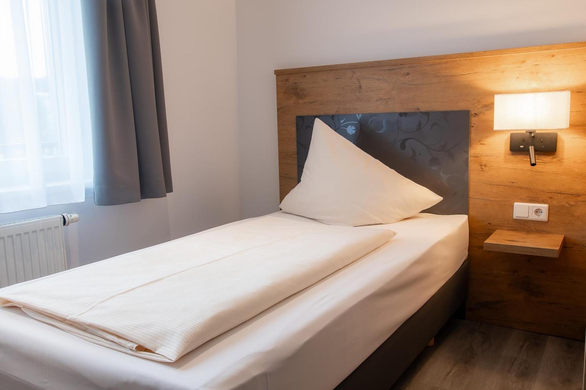Hotel & Restaurant Bestenheider Stuben Вертхайм Екстериор снимка